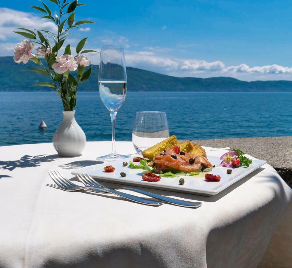 Hotel Gardenia Al Lago Гарньяно Экстерьер фото